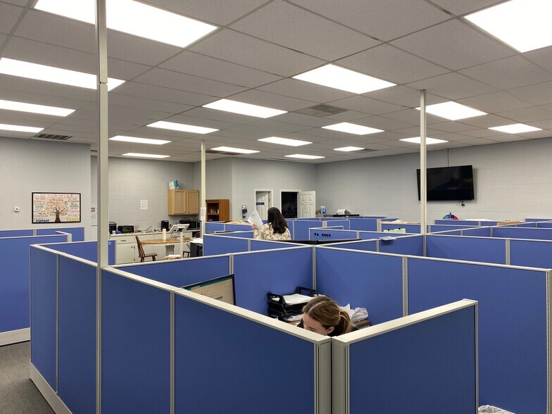 More Photos Of 611 Garfield St, Tupelo Freestanding For Lease