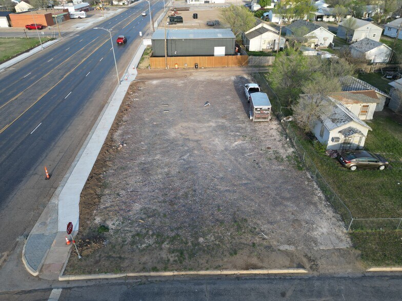 More Photos Of 1207 Alcock St, Pampa Flex For Sale