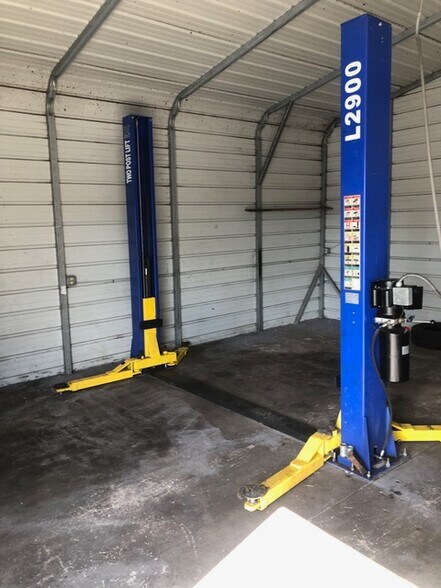 More Photos Of 13518 N Florida Ave, Tampa Auto Dealership For Sale