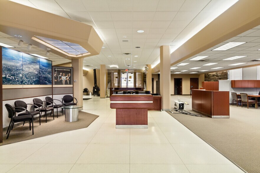 More Photos Of 17 1st Ave SW, Minot Bank For Sale