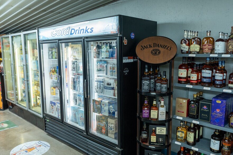 More Photos Of 111 S Hickory Hill Rd, Ballinger General Retail For Sale