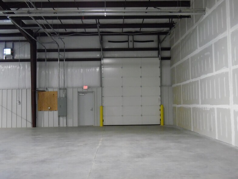 More Photos Of 252 Plemmons Rd, Duncan Unknown For Lease