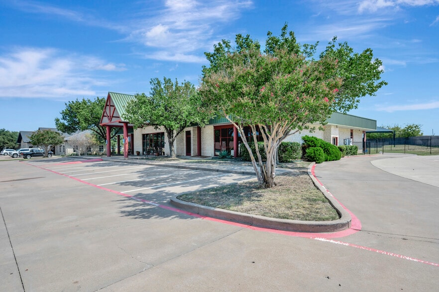 More Photos Of 132 El Chico Trl, Willow Park Medical For Lease