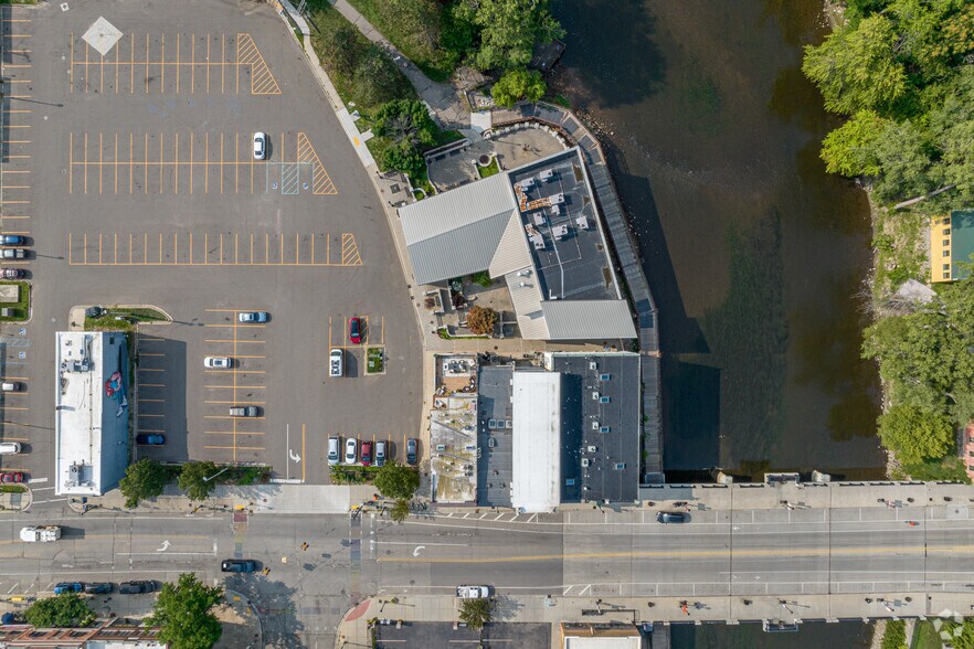 More Photos Of 212 E Grand River Ave, Lansing Office For Lease