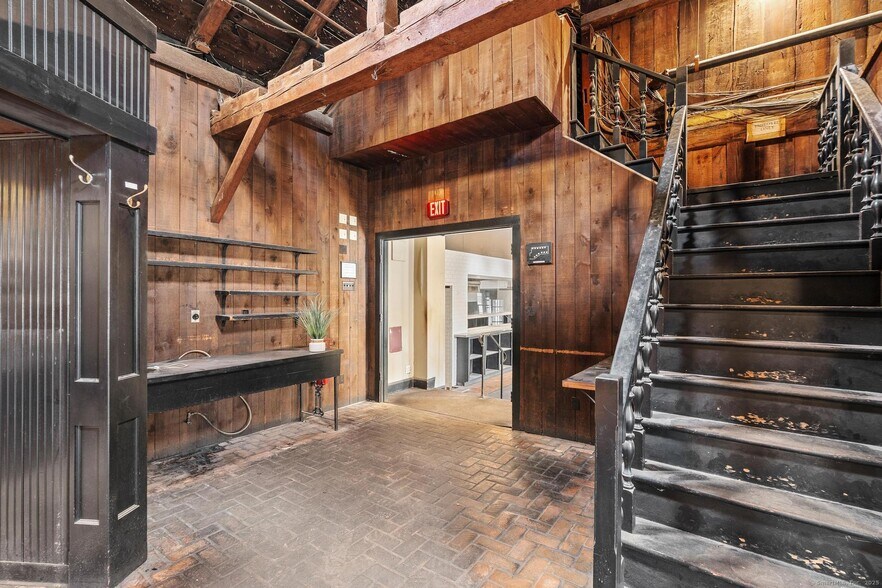 More Photos Of 24 W Main St, Avon Restaurant For Lease