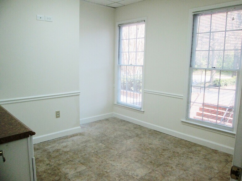 More Photos Of 3867 Holcomb Bridge Rd, Peachtree Corners Office For Lease