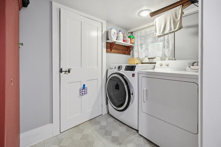 More Photos Of 65 Chester Rd, Raymond Flex For Sale