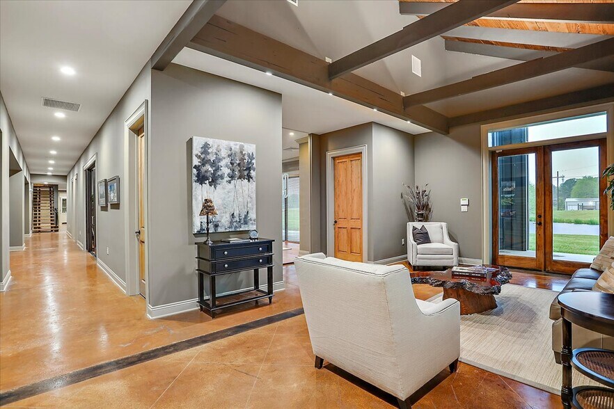 More Photos Of 809 N Church St, Florence Office For Lease