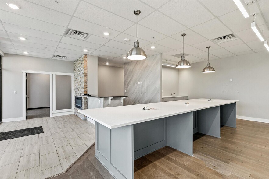 More Photos Of 55-95 Dartmoor Dr, Waukee General Retail For Lease