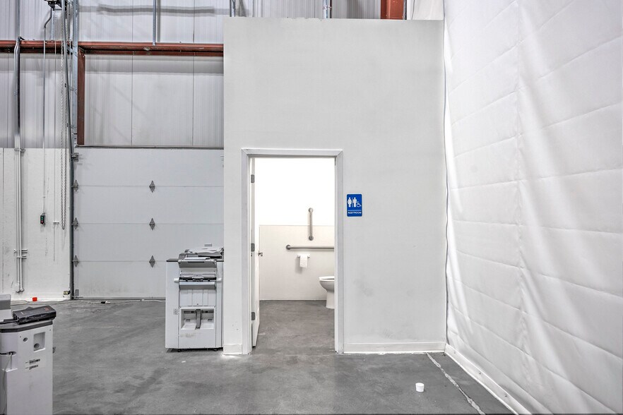 More Photos Of 2746 Battelle Blvd, Richland Industrial For Lease