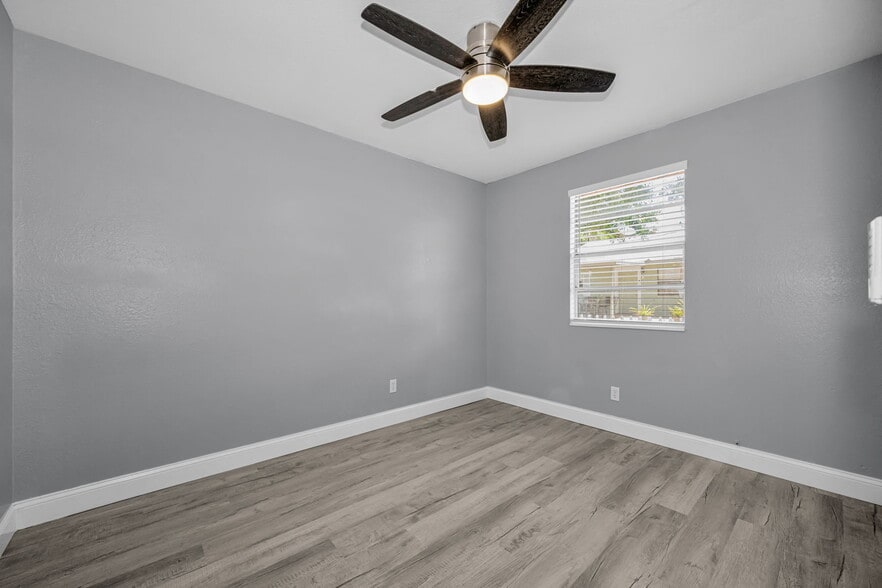 More Photos Of 1231 Illinois Ave, Palm Harbor Apartments For Sale