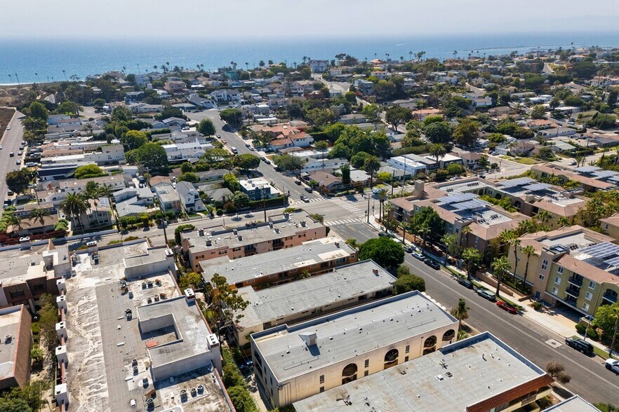 More Photos Of 8346 Manitoba St, Playa Del Rey Apartments For Sale