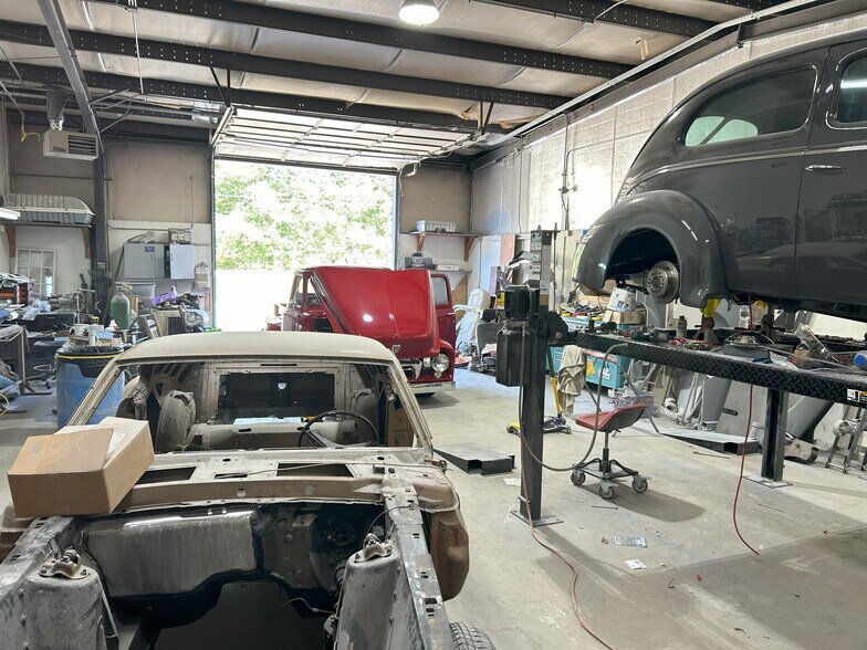 More Photos Of 890 Sleepy Hollow Rd, Powder Springs Warehouse For Lease