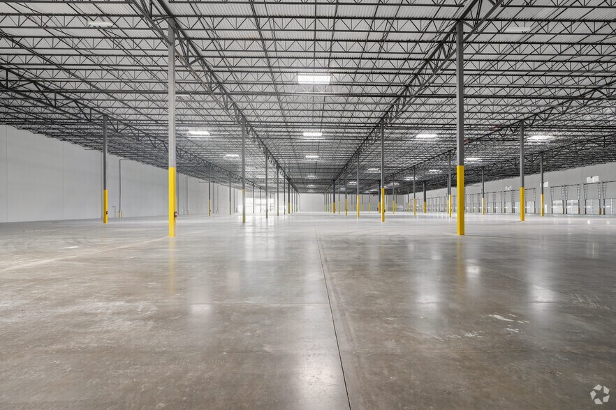 More Photos Of 3210 N Central Expy, McKinney Unknown For Lease