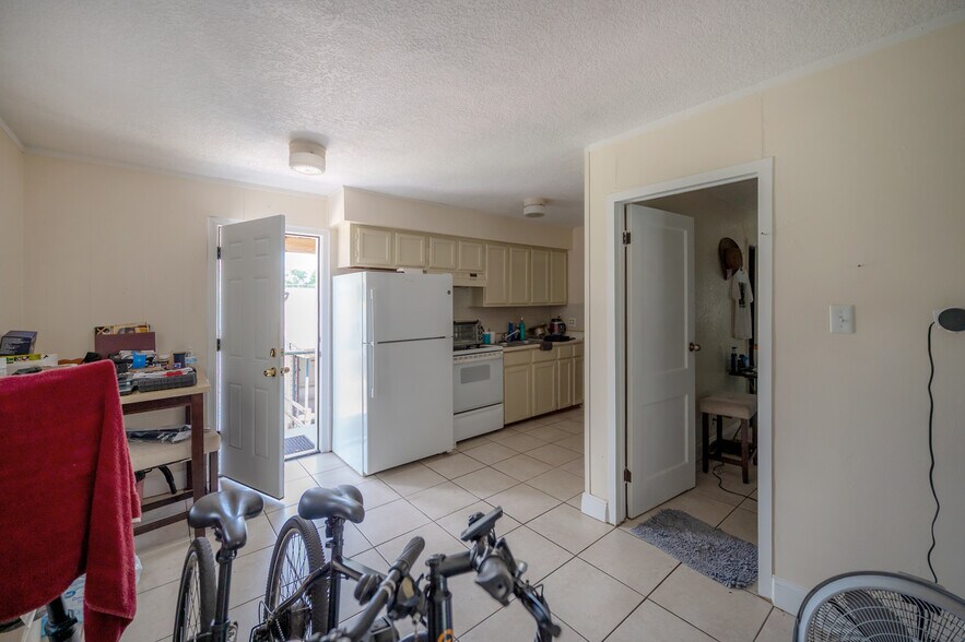 More Photos Of 8312 N 11th St, Tampa Apartments For Sale