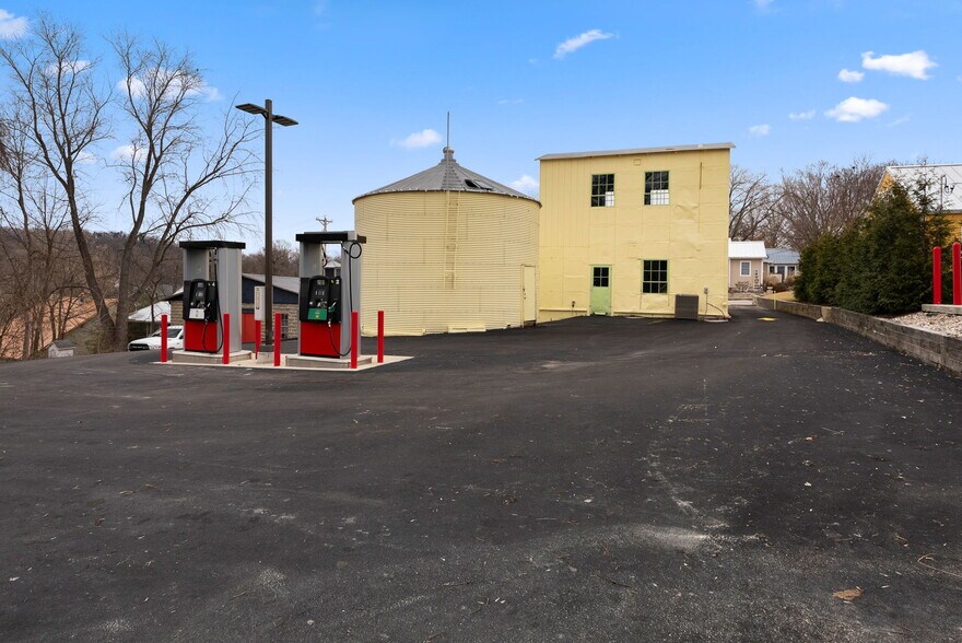 More Photos Of 225 Jackson St, Augusta Service Station For Sale