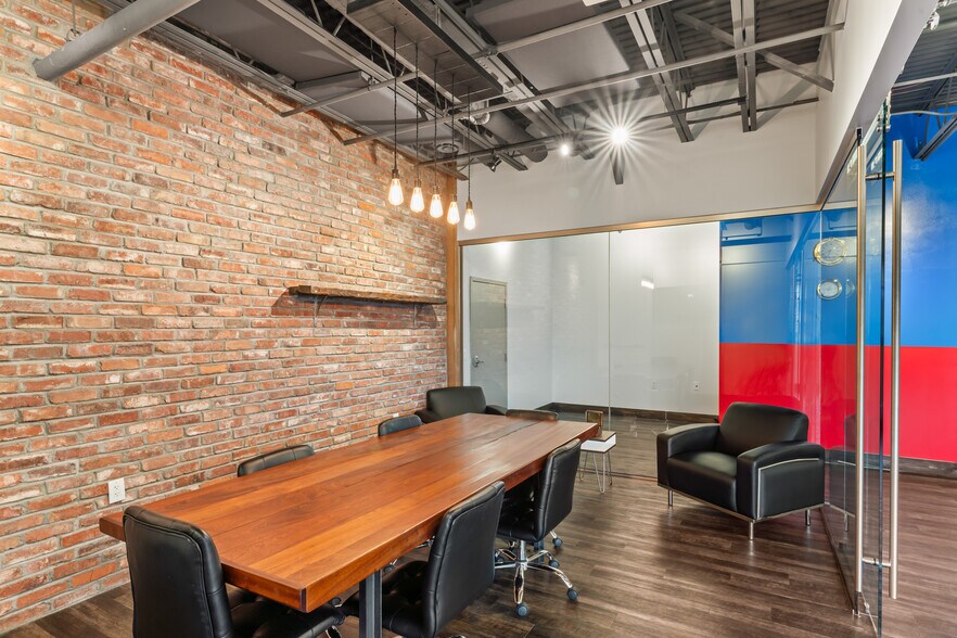 More Photos Of 21495 Ridgetop Cir, Sterling Medical For Lease