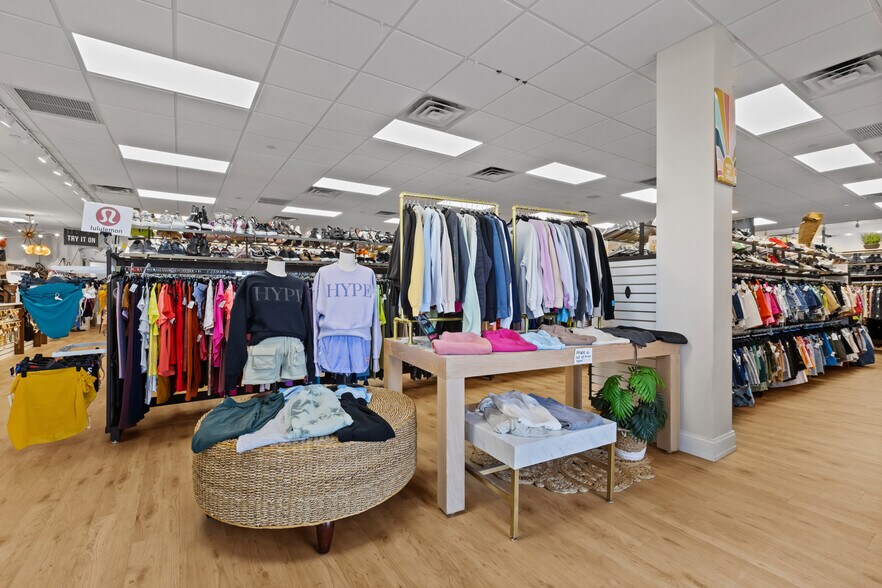 More Photos Of 34200-34340 US Highway 19, Palm Harbor Unknown For Lease