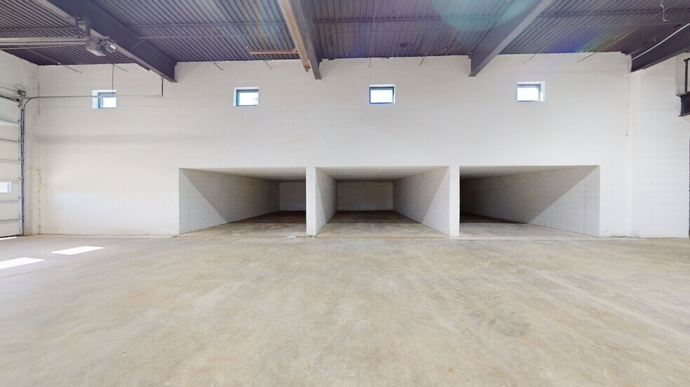 More Photos Of 2625 14th Ave SW ave, Minot Warehouse For Sale
