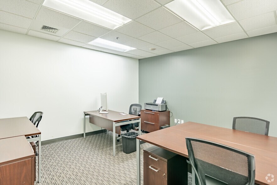 More Photos Of 2820 Boul Laurier, Québec Coworking Space