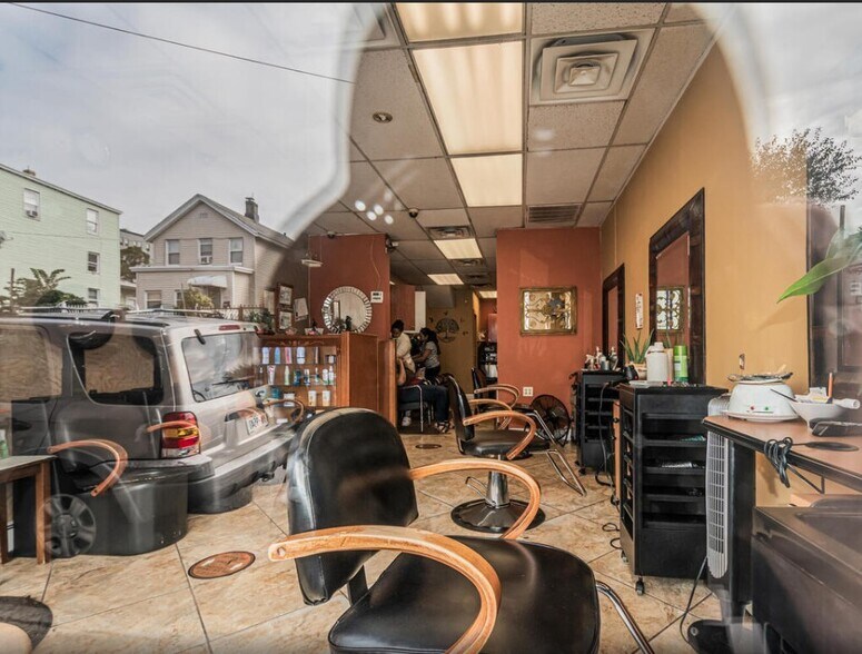 More Photos Of 156 Palisade Ave, Yonkers Multifamily For Sale