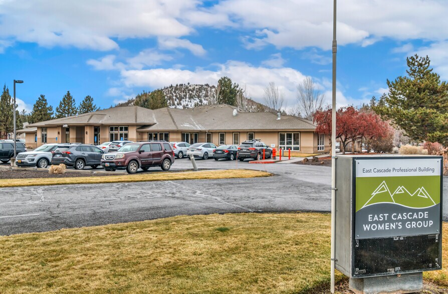 Primary Photo Of 2400 NE Neff Rd, Bend Medical For Lease