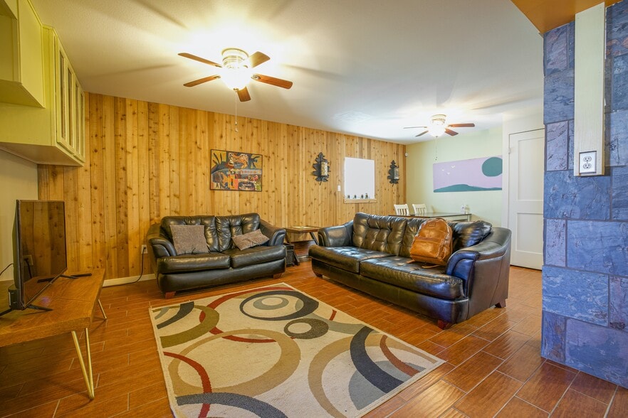 More Photos Of 129 E Esperanza St, South Padre Island Apartments For Sale