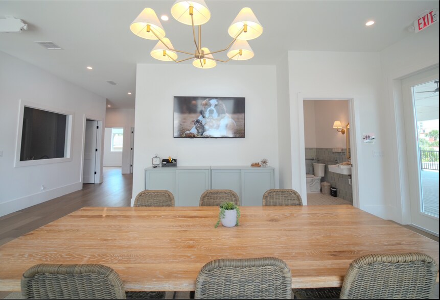 More Photos Of 1415 3rd St N, Jacksonville Beach Freestanding For Sale