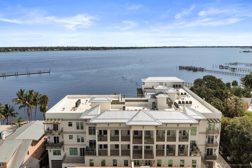 More Photos Of 37-41 SW Seminole St, Stuart Apartments For Lease
