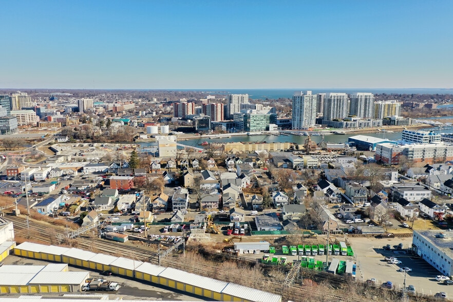 More Photos Of 30 Dyke Ln, Stamford Auto Repair For Sale