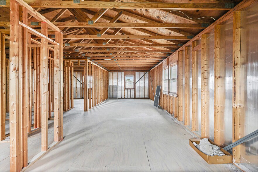 More Photos Of 11 S 2nd St, Festus Office For Sale