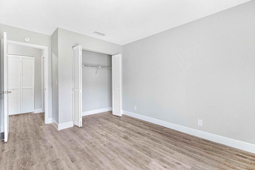 More Photos Of 4111 SE 22nd Ave, Ocala Apartments For Sale