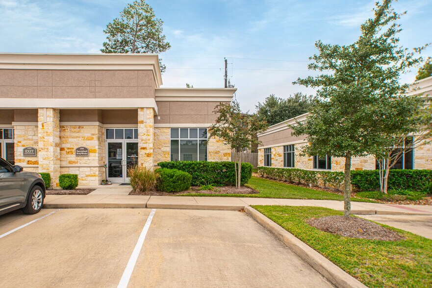 More Photos Of 2219 Sawdust Rd, The Woodlands Medical For Sale