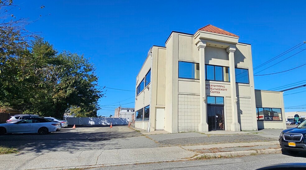 Primary Photo Of 2410 Hempstead Tpke, East Meadow Medical For Lease