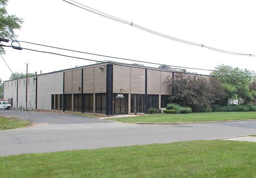 More Photos Of 900 Milik St, Carteret Warehouse For Lease