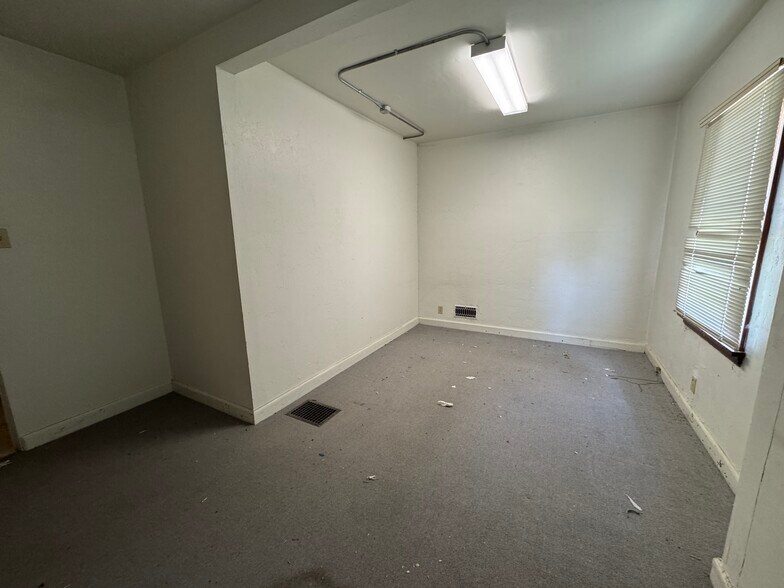 More Photos Of 120 9th Ave N, Buhl Multifamily For Sale