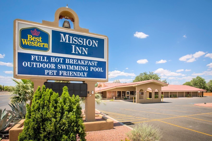 More Photos Of 1765 S Main St, Las Cruces Hotel For Sale