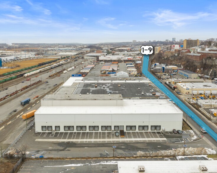 More Photos Of 6001 Tonnelle Ave, North Bergen Warehouse For Lease