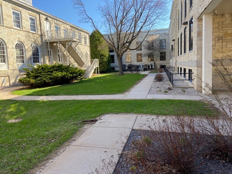 More Photos Of 1111 E South River St, Appleton Apartments For Sale