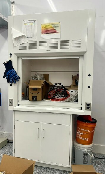 More Photos Of 324 NW 94th St, Oklahoma City Manufacturing For Sale