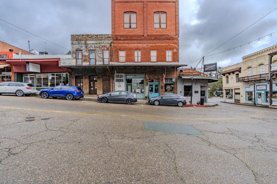 More Photos Of 4 Main St, Jackson General Retail For Sale