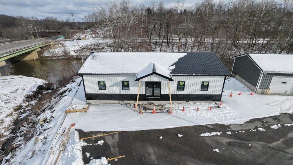 More Photos Of 6433, Barboursville Freestanding For Lease