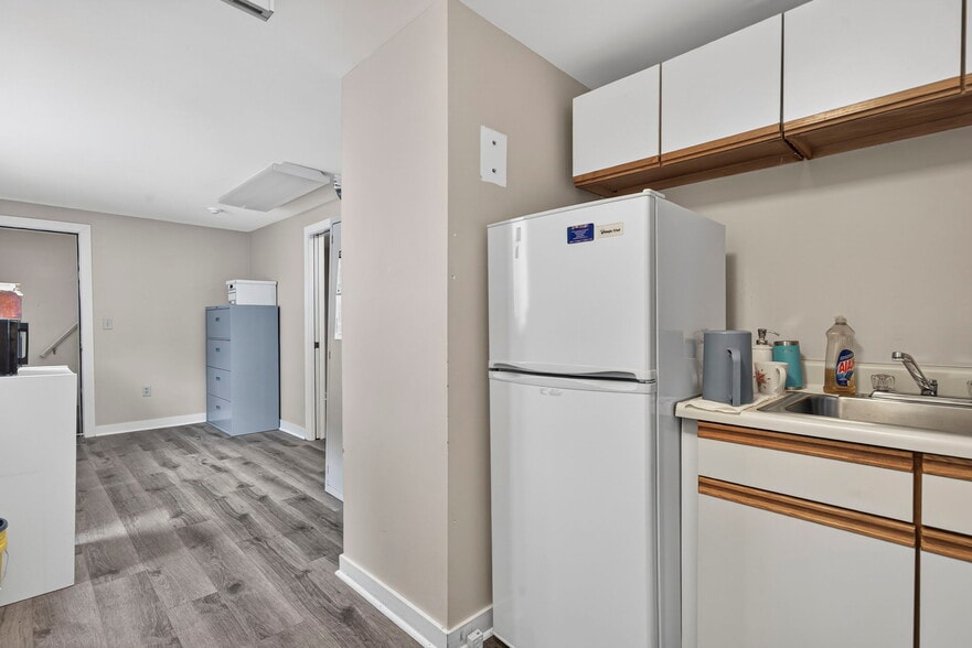 More Photos Of 35 E Pearl St, Nashua Office For Sale