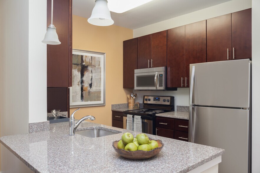 More Photos Of 4 Berry St, North Andover Apartments For Lease