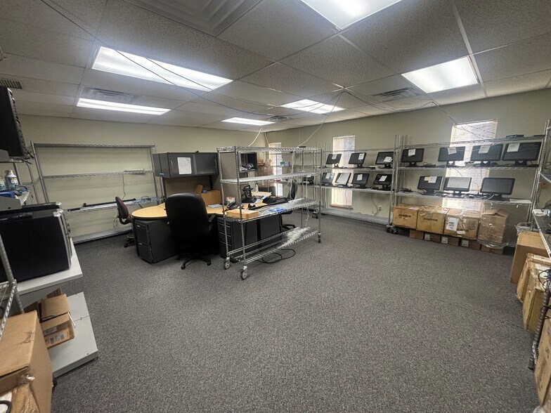 More Photos Of 156 Business Park Dr, Virginia Beach Light Distribution For Sale