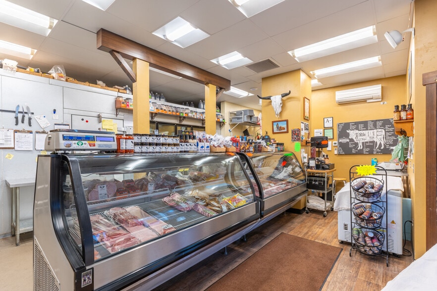 More Photos Of 821 Wisconsin Ave, Whitefish Service Station For Sale