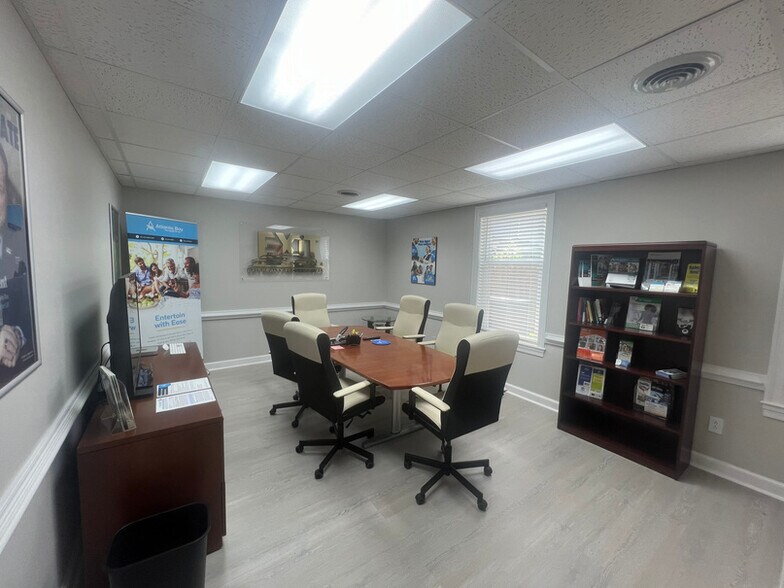 More Photos Of 1100 Eaglewood Dr, Virginia Beach Office For Lease