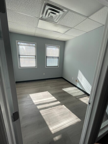 More Photos Of 59 E Mill Rd, Long Valley Office For Sale