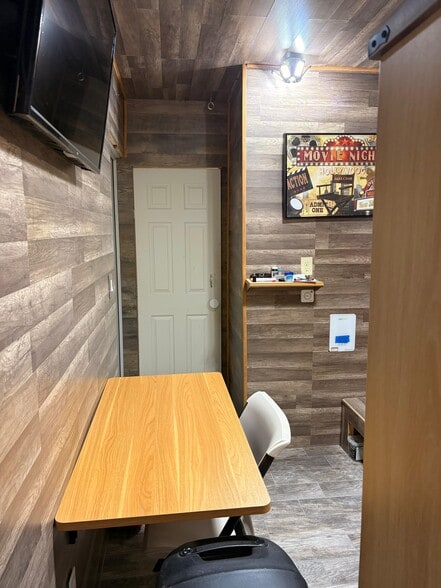 More Photos Of 422 County Road 5000, Cleveland Light Distribution For Sale