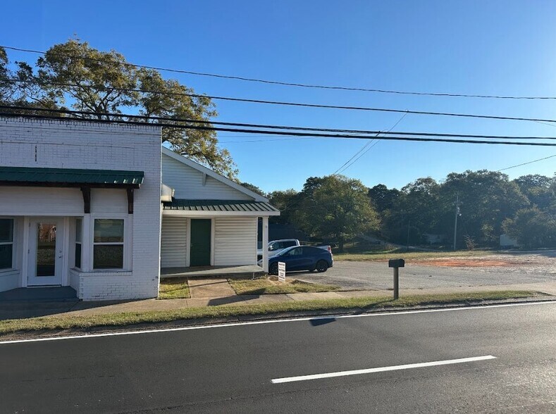 More Photos Of 828 S Broad St, Commerce Office For Sale